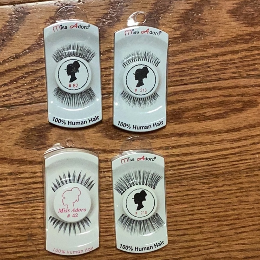 Set of 4 faux human hair eyelashes